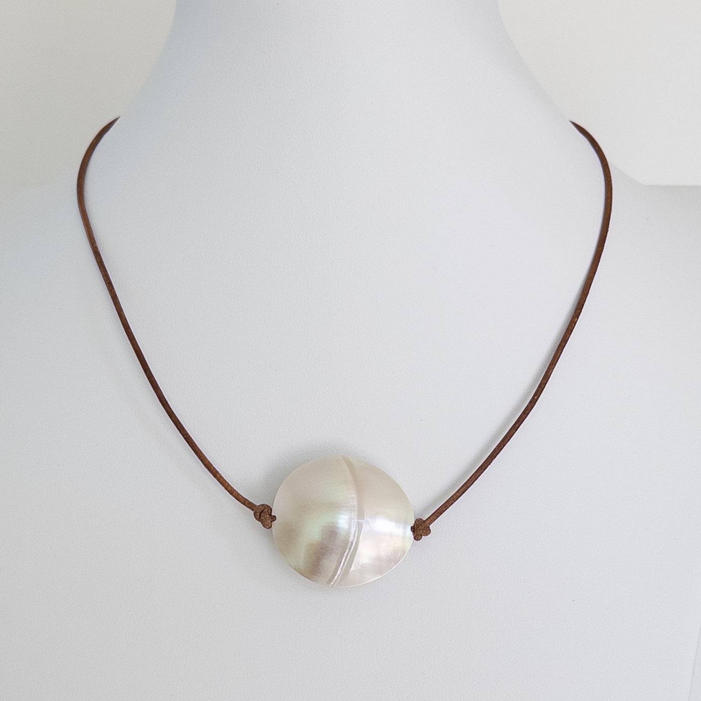 Round Mother of Pearl Necklace