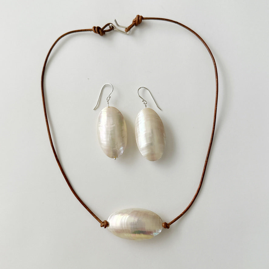 Oval Mother of Pearl Necklace